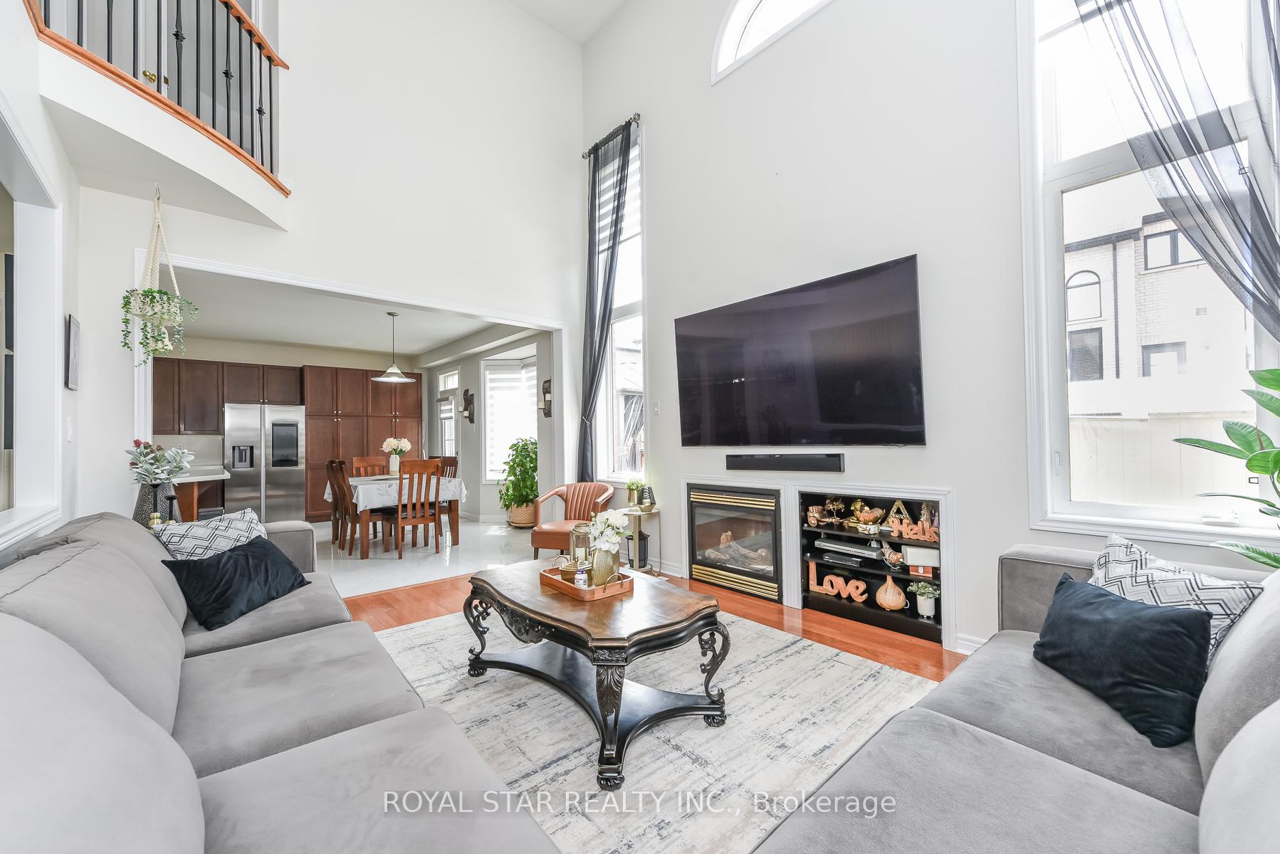 Photo 18 of 38 Robitaille Drive, Brampton, Sandringham-Wellington — HOMEH