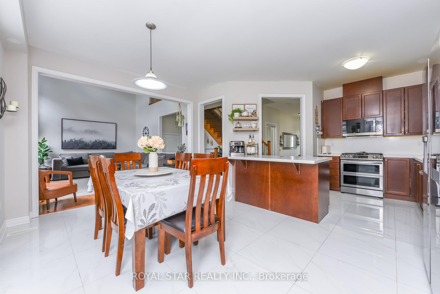 Photo 20 of 38 Robitaille Drive, Brampton, Sandringham-Wellington — HOMEH