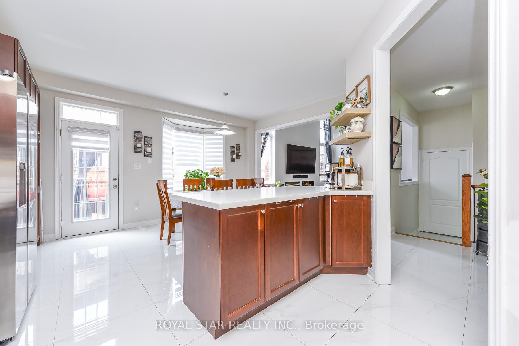 Photo 22 of 38 Robitaille Drive, Brampton, Sandringham-Wellington — HOMEH