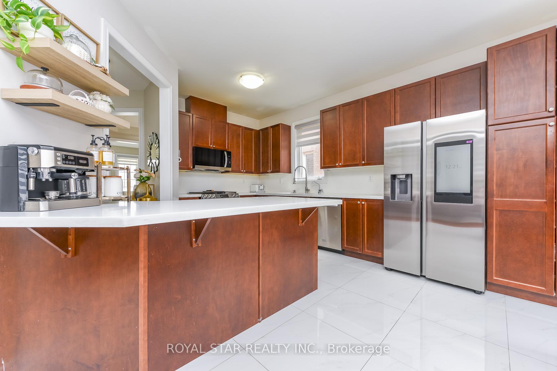 Photo 23 of 38 Robitaille Drive, Brampton, Sandringham-Wellington — HOMEH