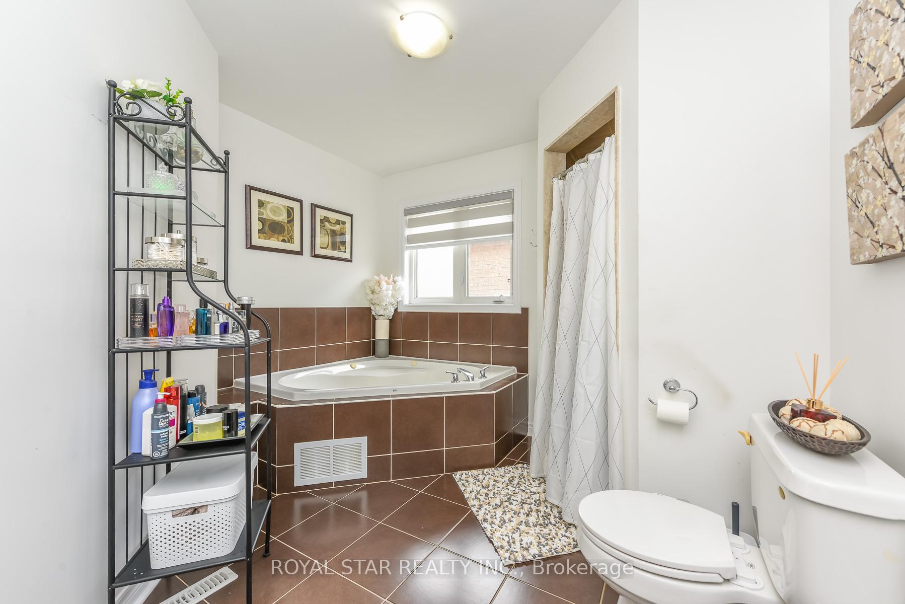 Photo 41 of 38 Robitaille Drive, Brampton, Sandringham-Wellington — HOMEH