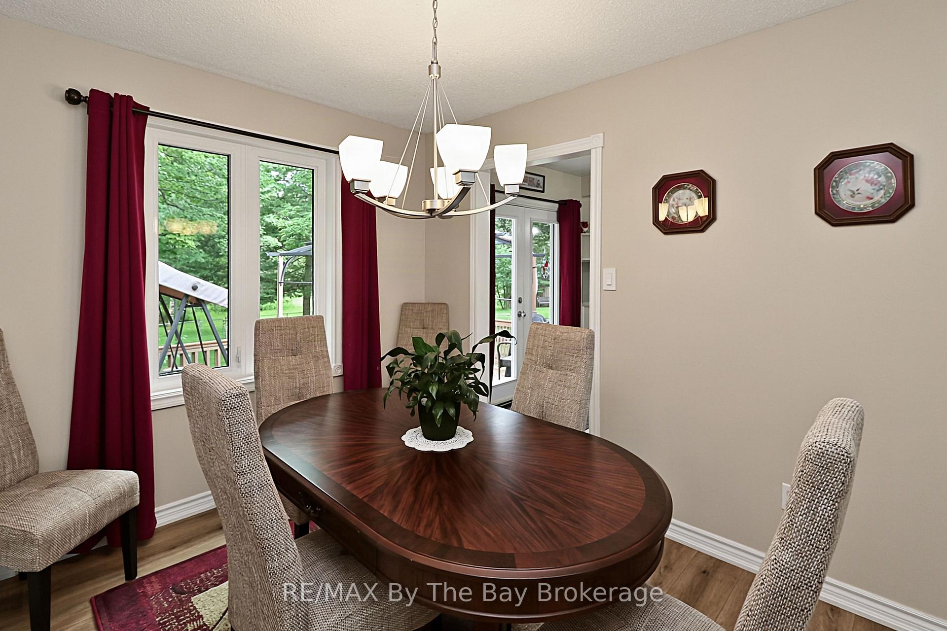 Photo 14 of 49 Royal Beech Drive, Wasaga Beach — HOMEH