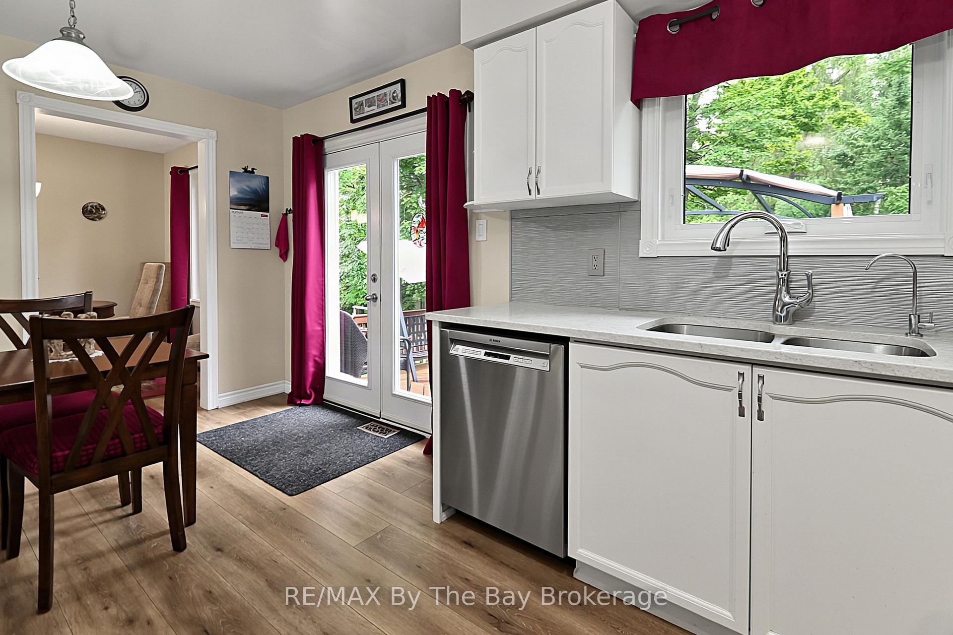 Photo 23 of 49 Royal Beech Drive, Wasaga Beach — HOMEH