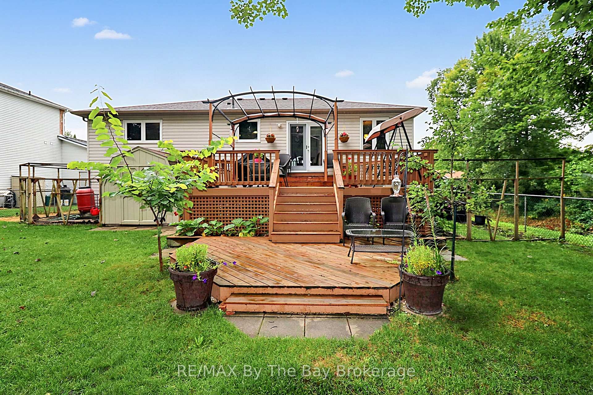 Photo 25 of 49 Royal Beech Drive, Wasaga Beach — HOMEH