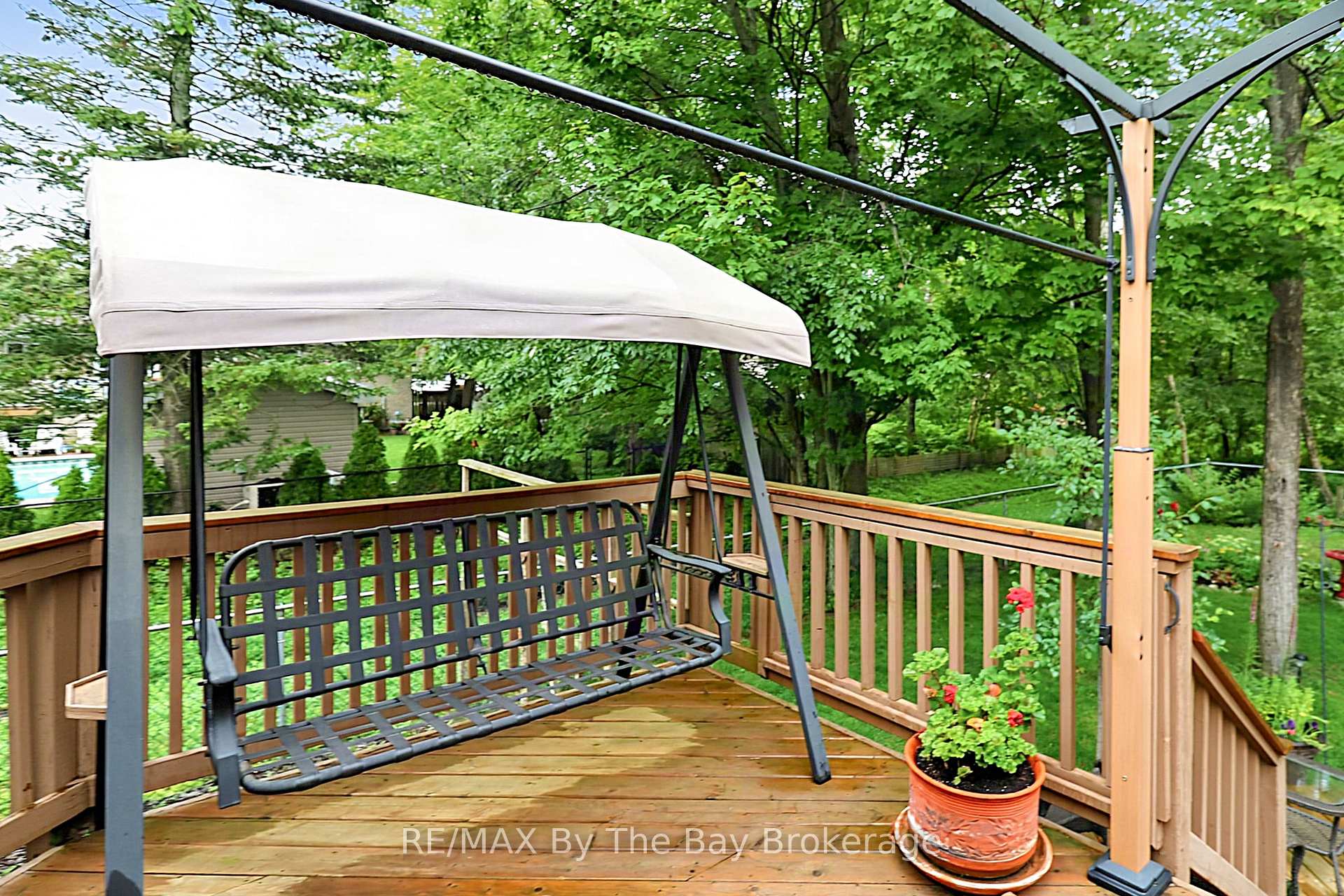 Photo 27 of 49 Royal Beech Drive, Wasaga Beach — HOMEH