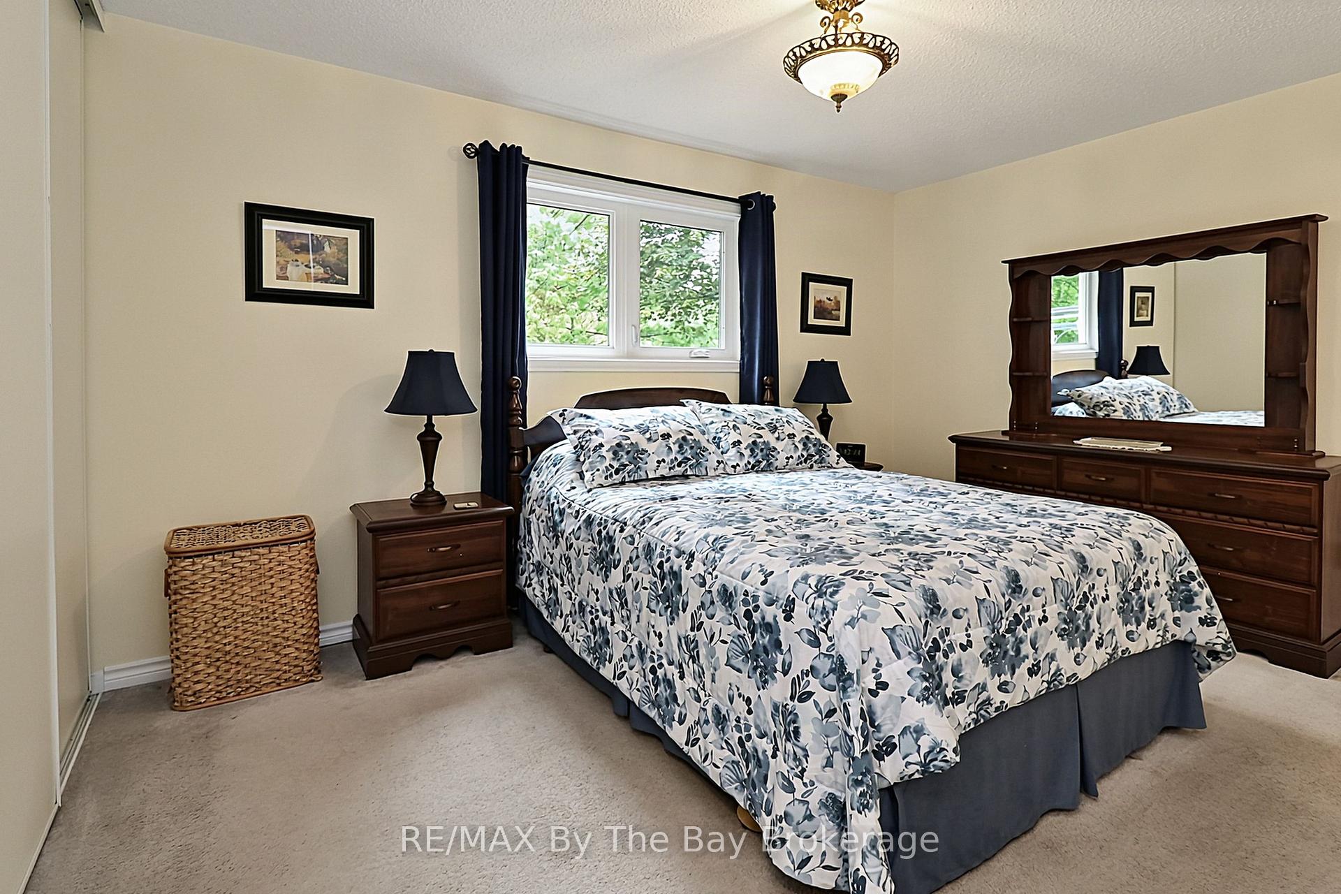 Photo 33 of 49 Royal Beech Drive, Wasaga Beach — HOMEH
