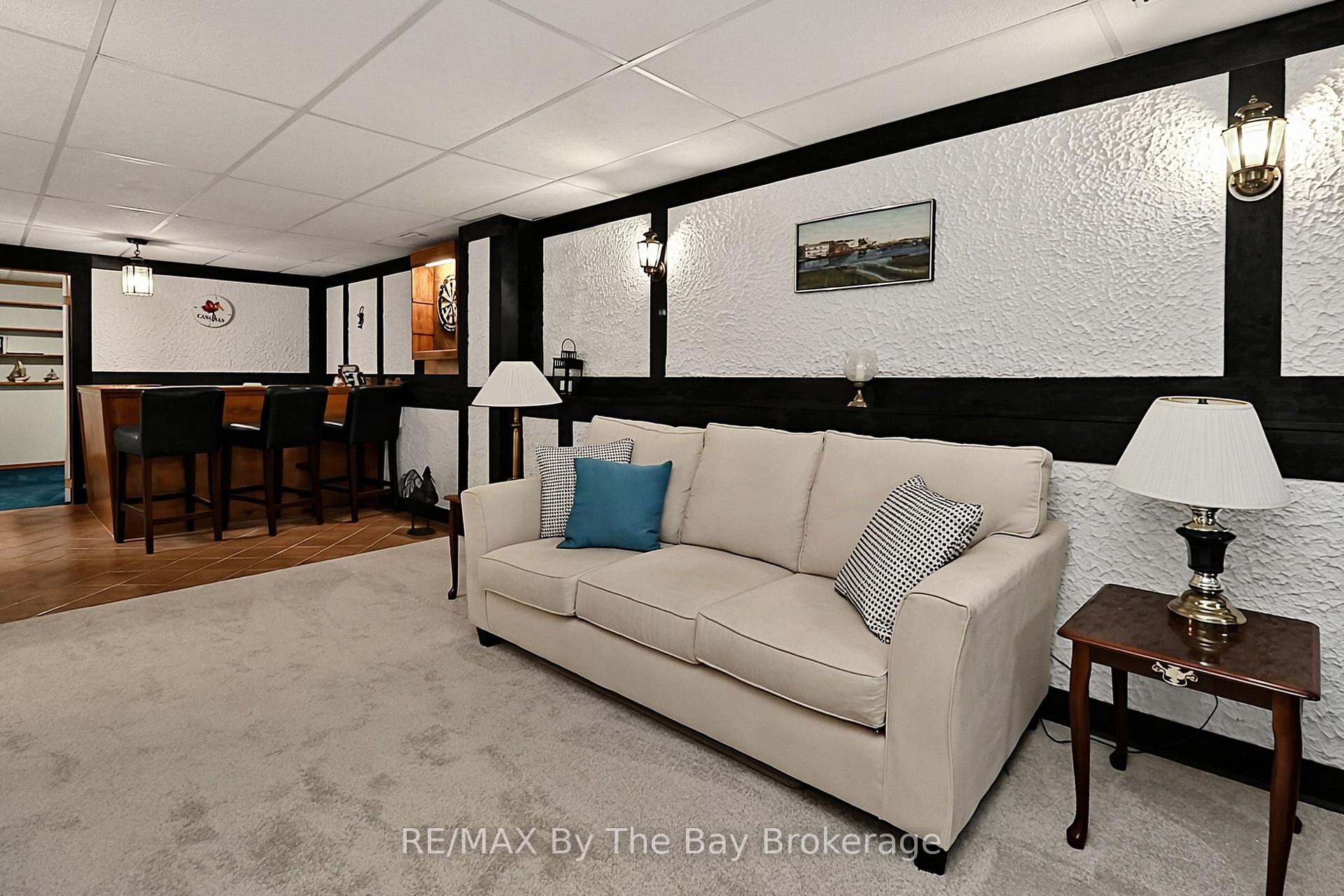 Photo 42 of 49 Royal Beech Drive, Wasaga Beach — HOMEH