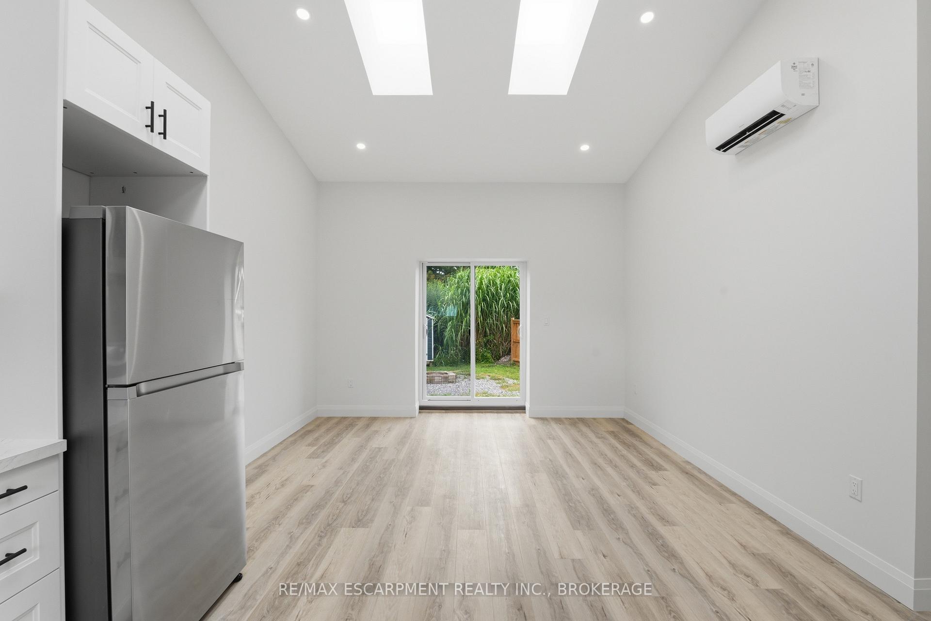 Photo 7 of Unit 3, 18 Princess Street, St. Catharines, E. Chester — HOMEH