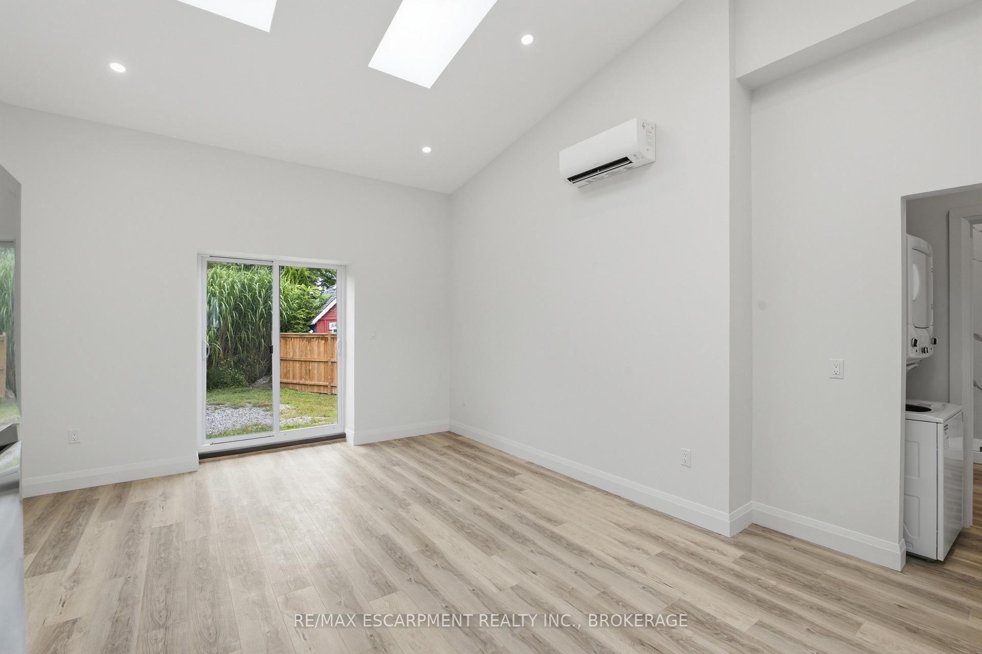Photo 9 of Unit 3, 18 Princess Street, St. Catharines, E. Chester — HOMEH