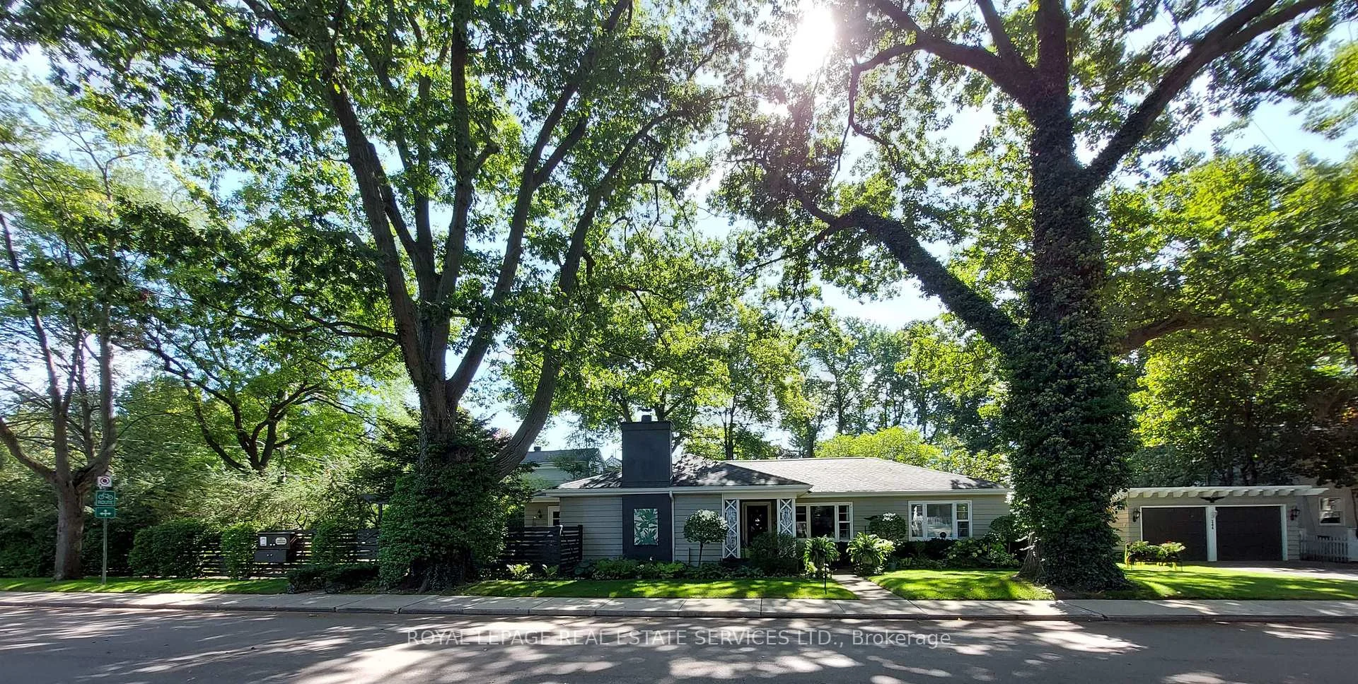 Photo 5 of 344 Maple Avenue, Oakville, Old Oakville — HOMEH