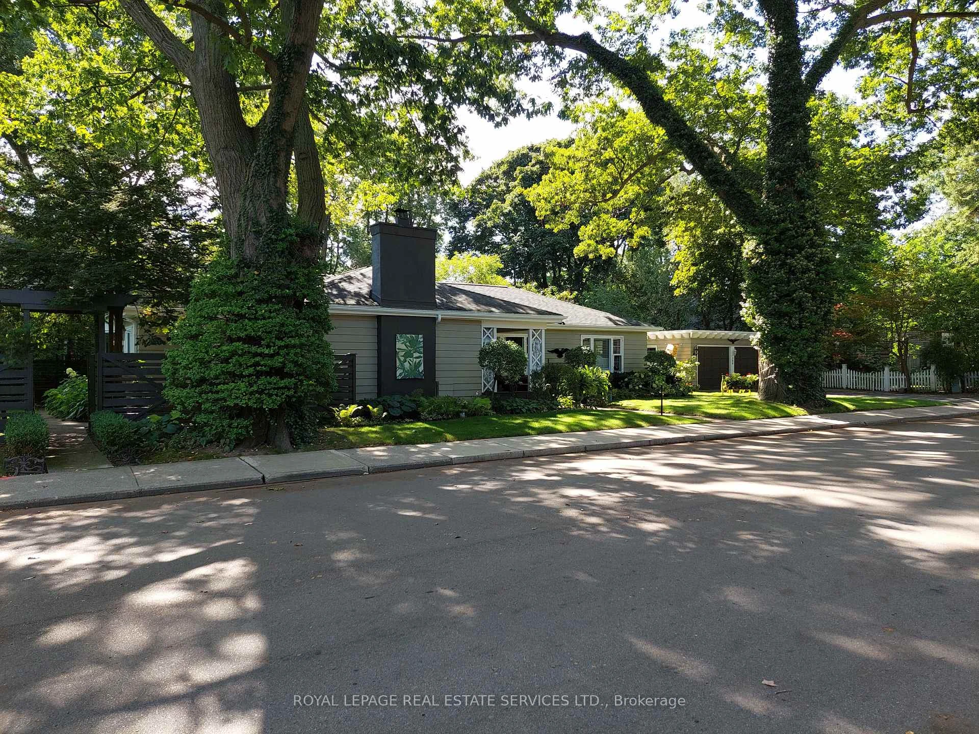 Photo 8 of 344 Maple Avenue, Oakville, Old Oakville — HOMEH