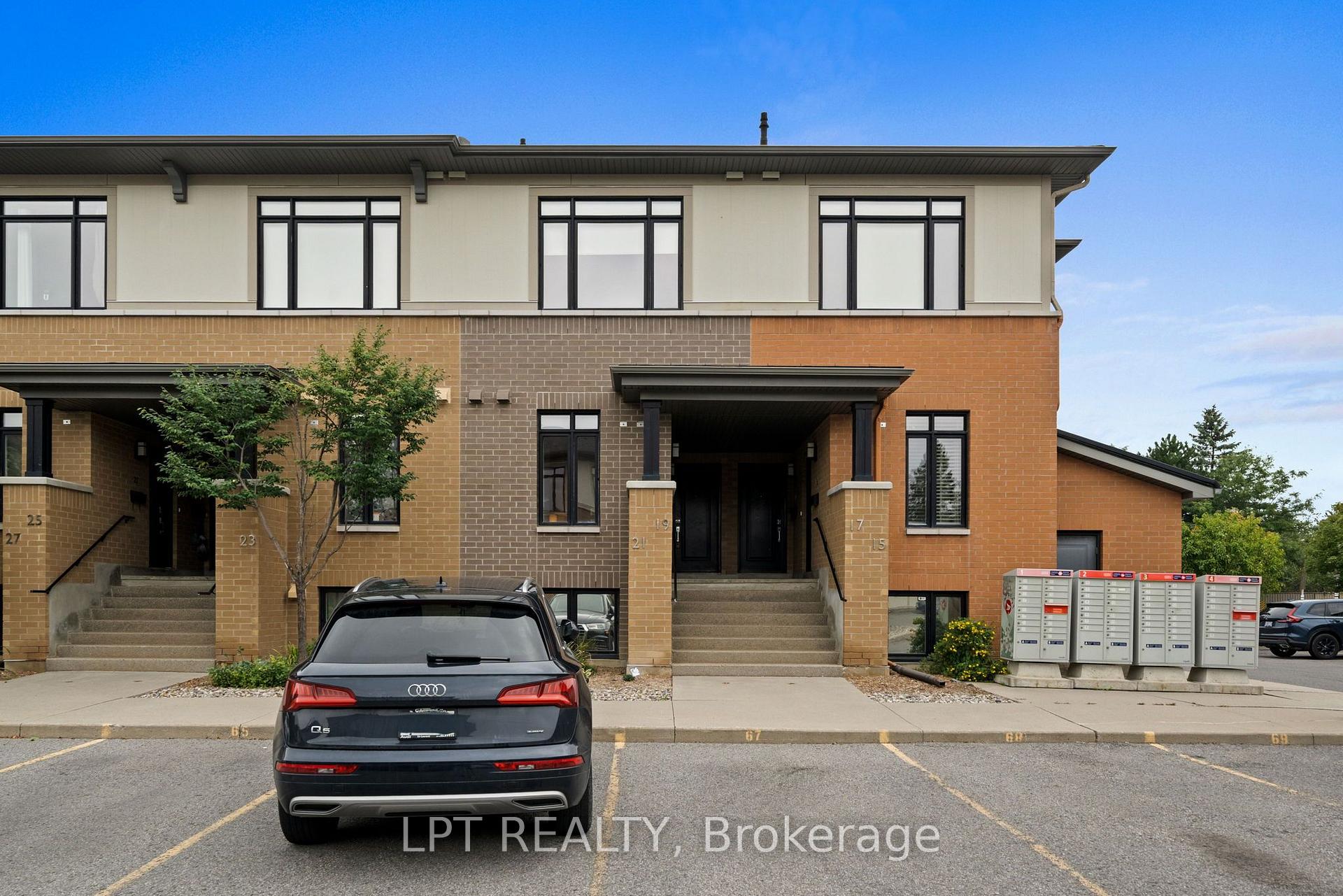 Photo 2 of Unit 82, 21 Bergeron Private, Ottawa, Chapel Hill — HOMEH