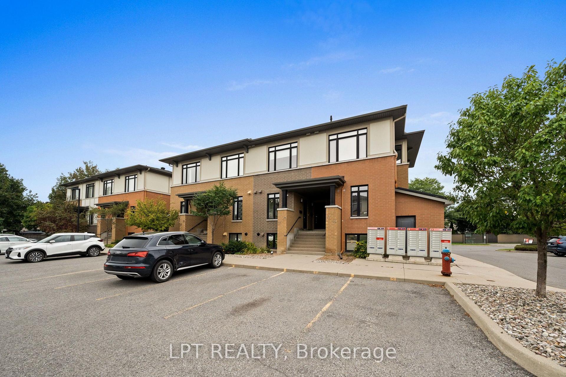 Photo 6 of Unit 82, 21 Bergeron Private, Ottawa, Chapel Hill — HOMEH