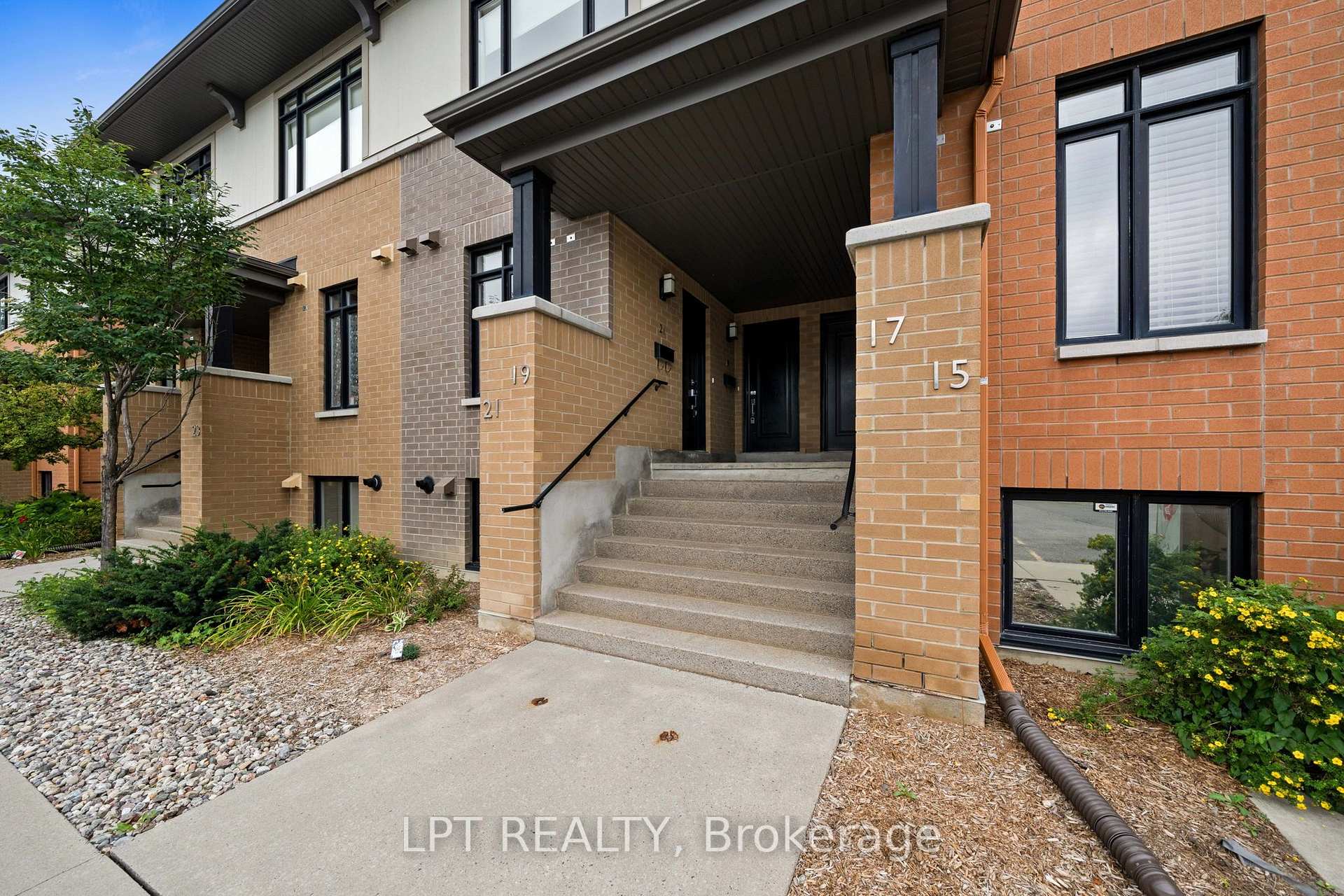 Photo 8 of Unit 82, 21 Bergeron Private, Ottawa, Chapel Hill — HOMEH
