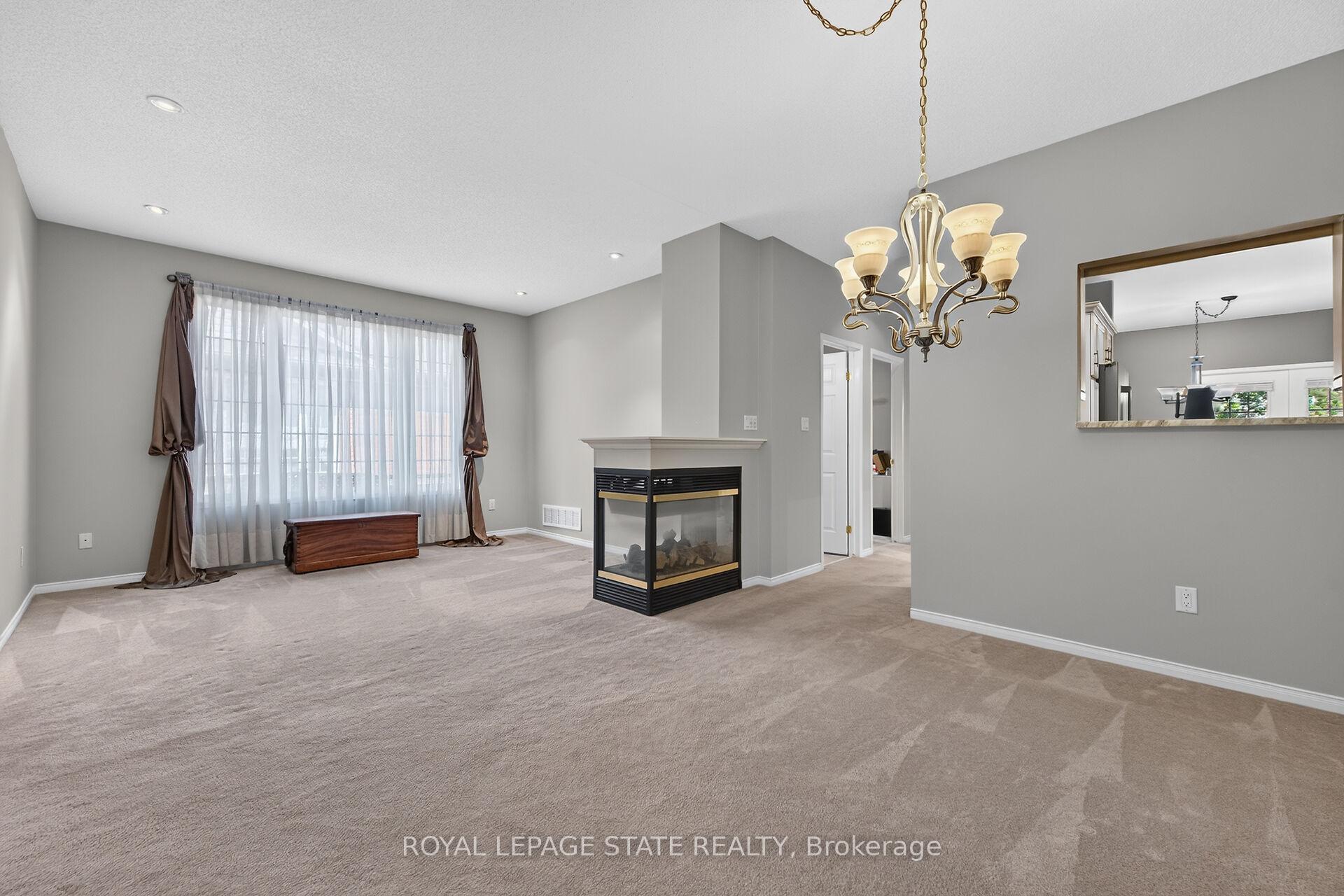 Photo 8 of 159 Thoroughbred Boulevard, Hamilton, Meadowlands — HOMEH