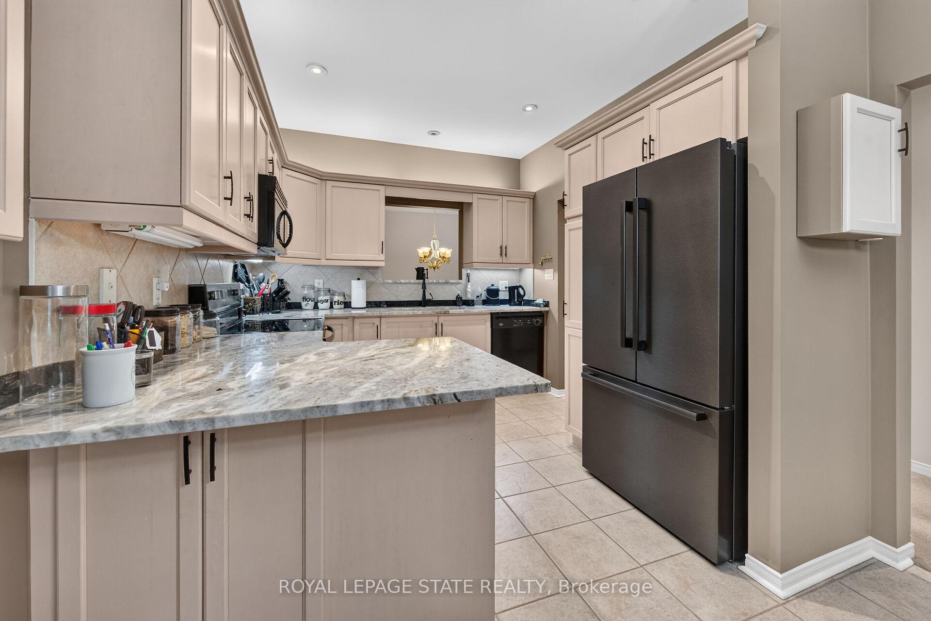 Photo 15 of 159 Thoroughbred Boulevard, Hamilton, Meadowlands — HOMEH