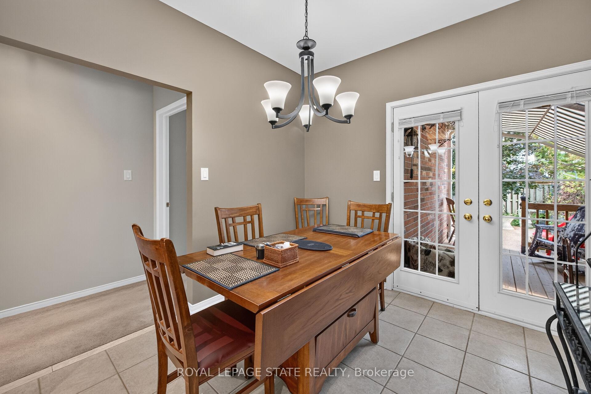 Photo 20 of 159 Thoroughbred Boulevard, Hamilton, Meadowlands — HOMEH
