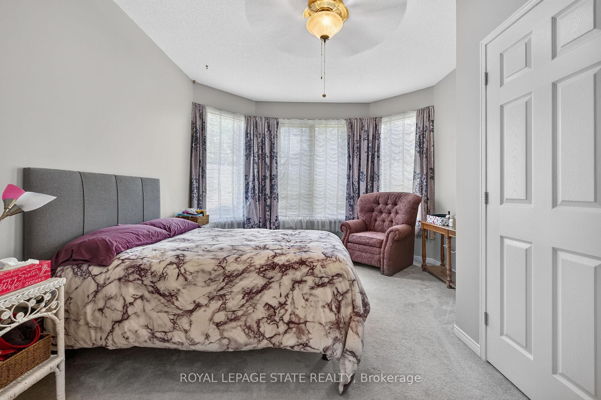 Photo 22 of 159 Thoroughbred Boulevard, Hamilton, Meadowlands — HOMEH
