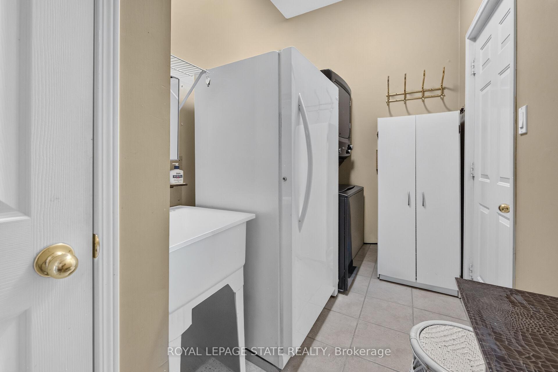 Photo 31 of 159 Thoroughbred Boulevard, Hamilton, Meadowlands — HOMEH