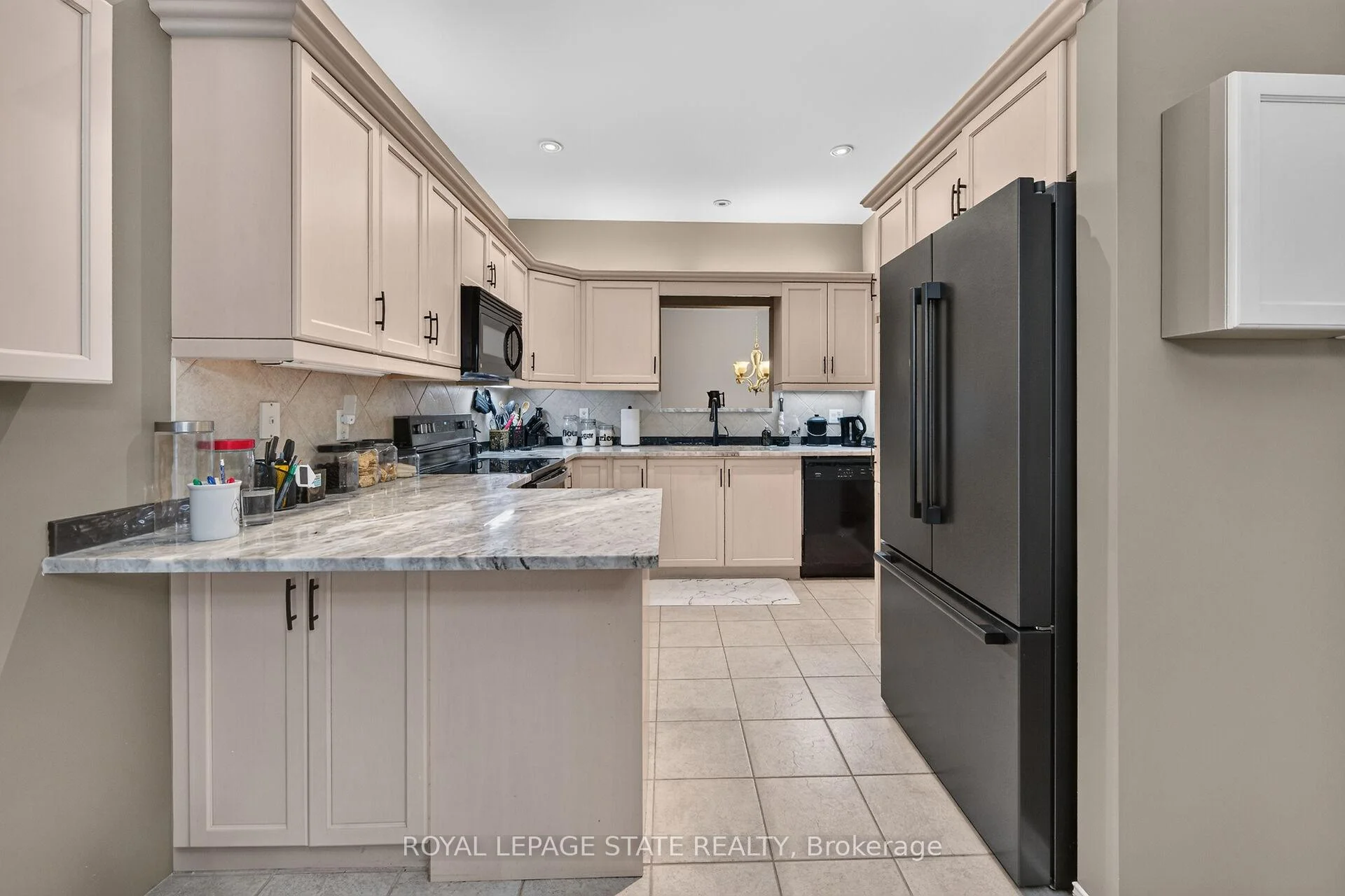 Photo 19 of 159 Thoroughbred Boulevard, Hamilton, Meadowlands — HOMEH