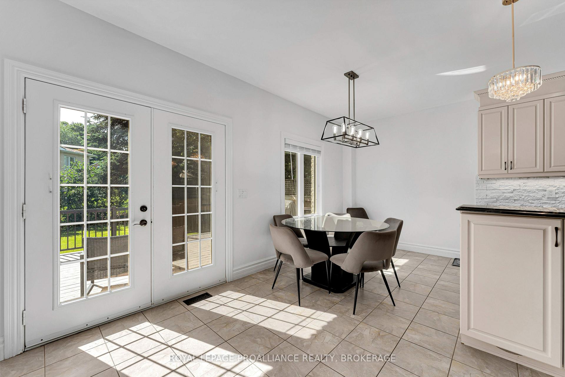 Photo 8 of 81 Kenwoods Circle, Kingston, Kingston East (Incl Barret Crt) — HOMEH