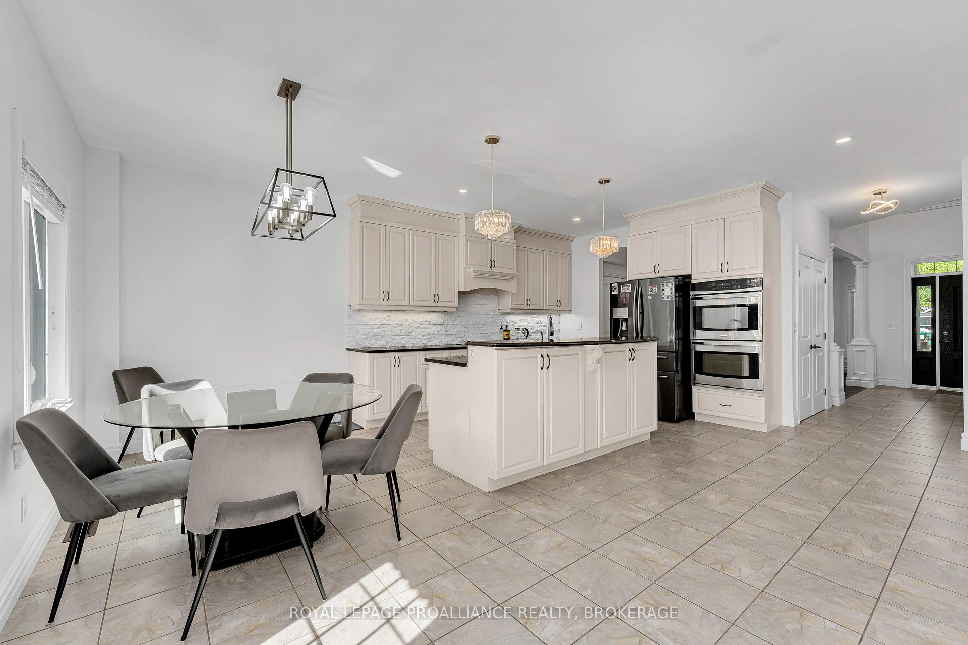 Photo 9 of 81 Kenwoods Circle, Kingston, Kingston East (Incl Barret Crt) — HOMEH