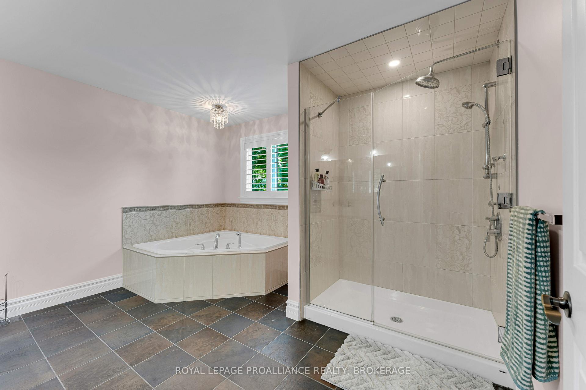 Photo 20 of 81 Kenwoods Circle, Kingston, Kingston East (Incl Barret Crt) — HOMEH