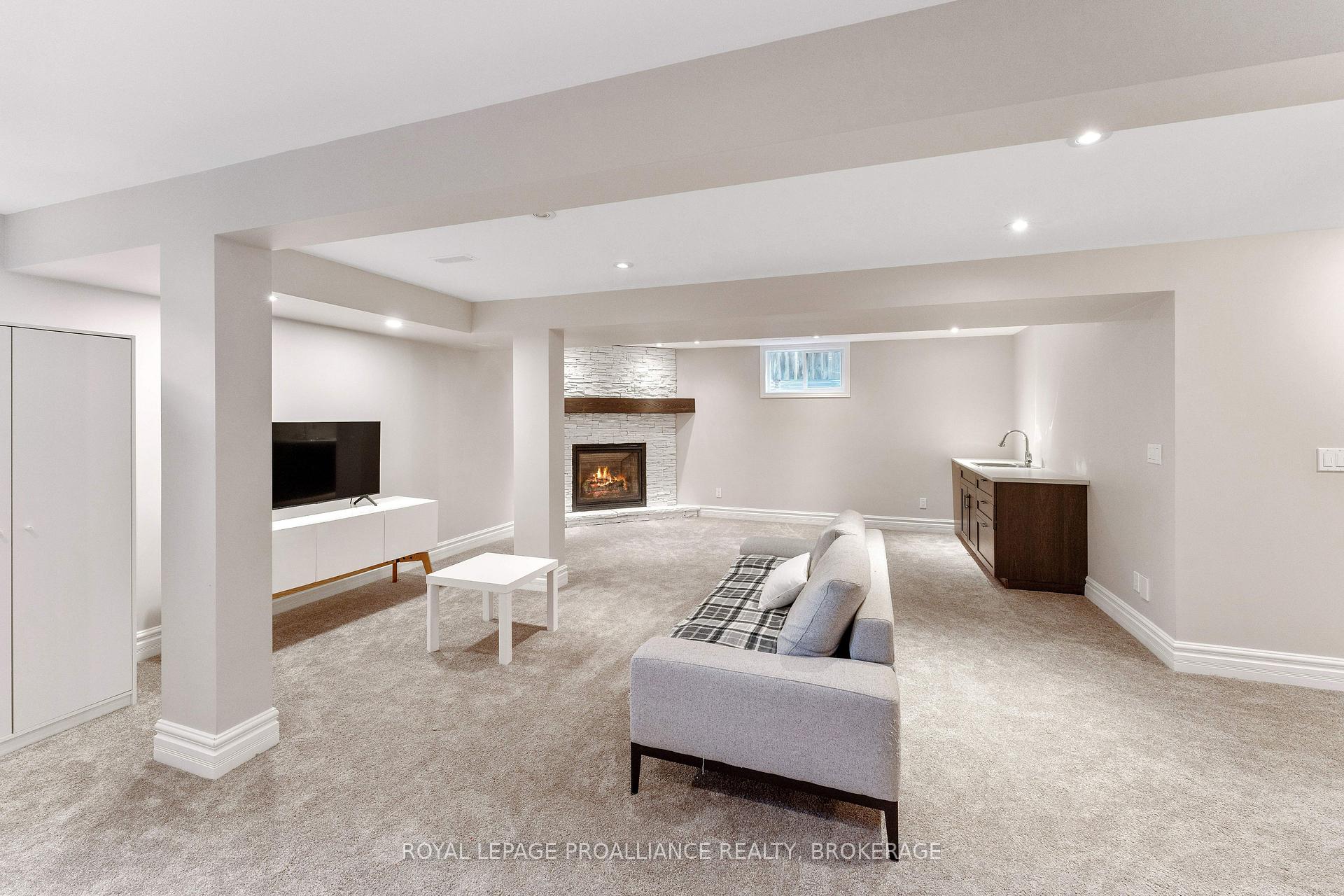 Photo 24 of 81 Kenwoods Circle, Kingston, Kingston East (Incl Barret Crt) — HOMEH