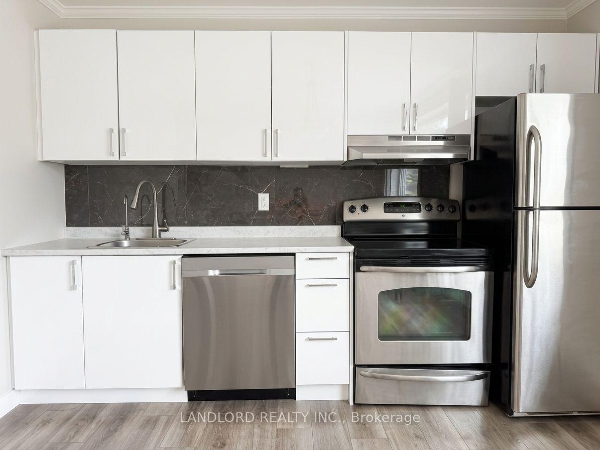 Photo 2 of Unit 5, 92 Trethewey Drive, North York, Beechborough-Greenbrook — HOMEH