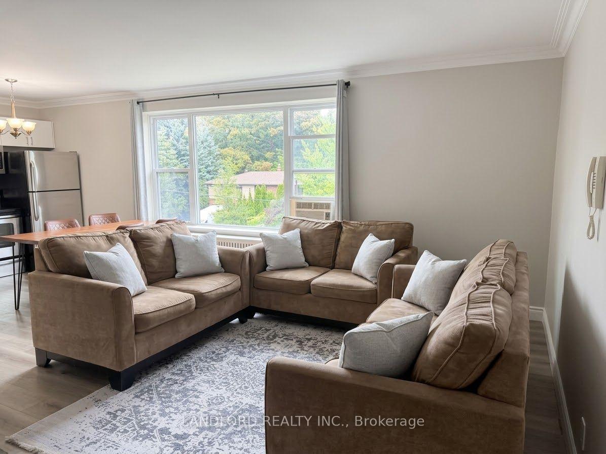 Photo 6 of Unit 5, 92 Trethewey Drive, North York, Beechborough-Greenbrook — HOMEH