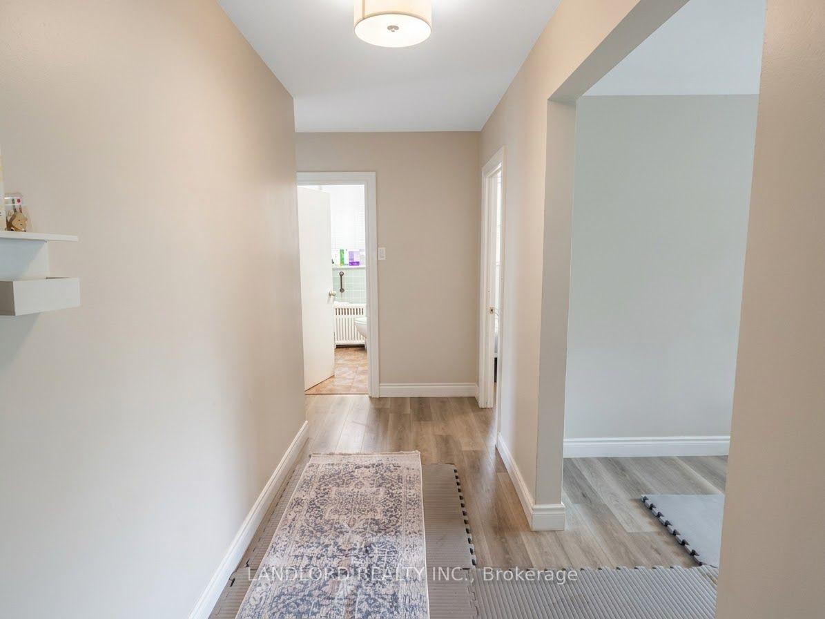 Photo 8 of Unit 5, 92 Trethewey Drive, North York, Beechborough-Greenbrook — HOMEH