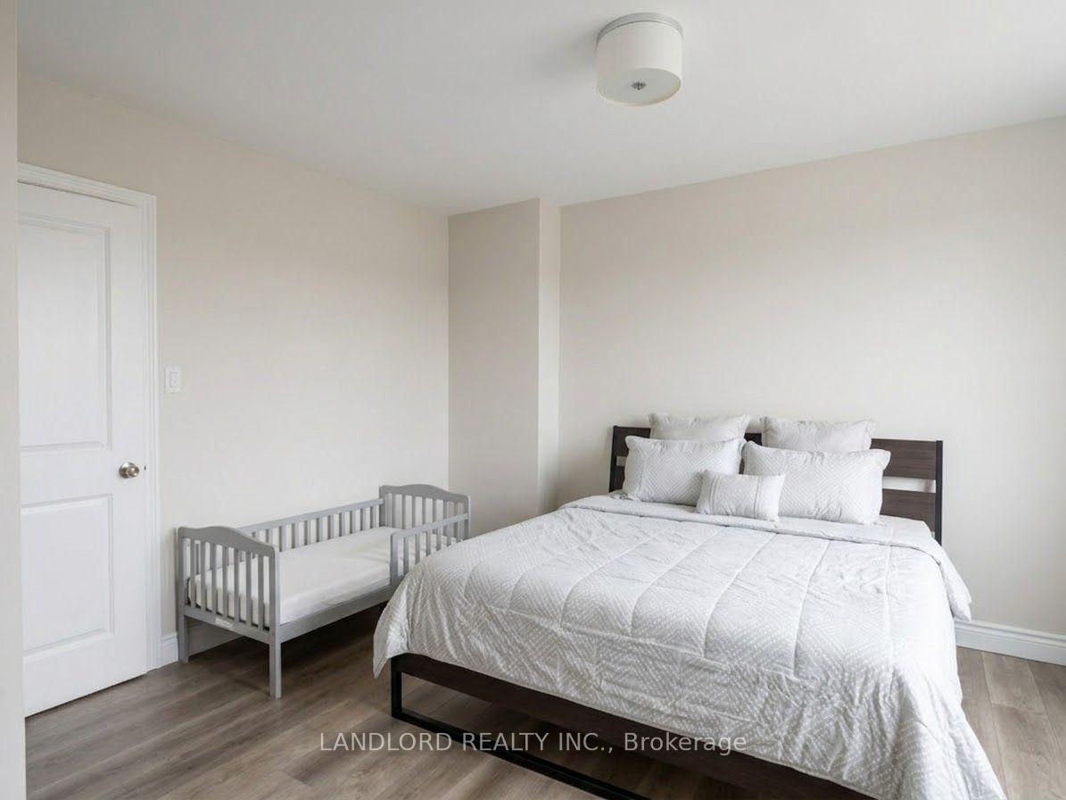 Photo 16 of Unit 5, 92 Trethewey Drive, North York, Beechborough-Greenbrook — HOMEH
