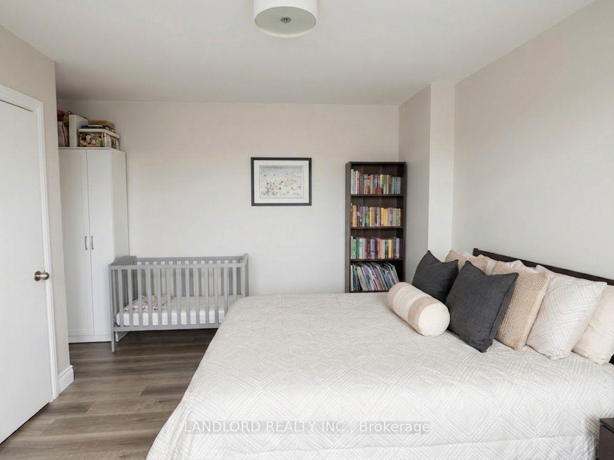 Photo 18 of Unit 5, 92 Trethewey Drive, North York, Beechborough-Greenbrook — HOMEH