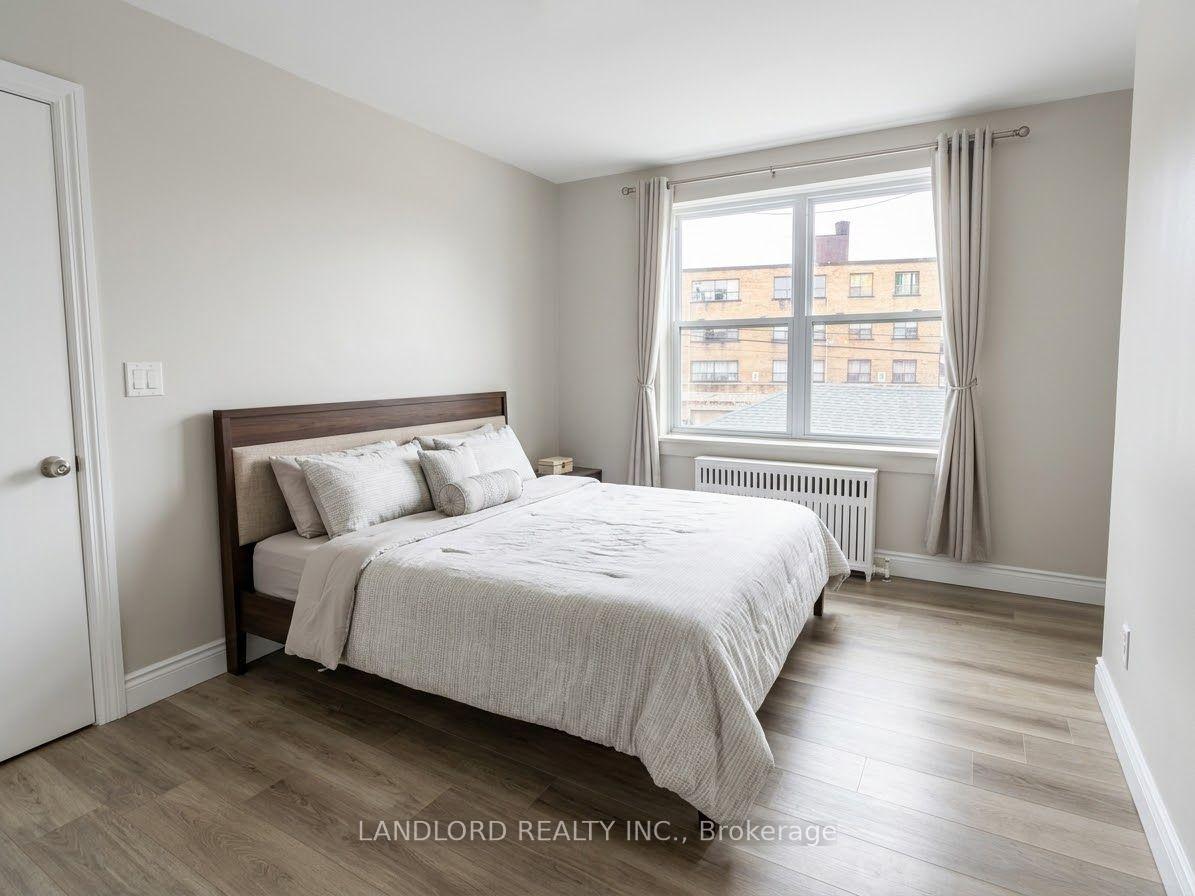 Photo 20 of Unit 5, 92 Trethewey Drive, North York, Beechborough-Greenbrook — HOMEH
