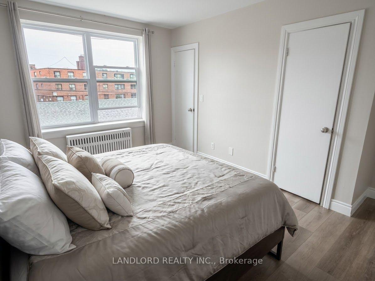Photo 21 of Unit 5, 92 Trethewey Drive, North York, Beechborough-Greenbrook — HOMEH