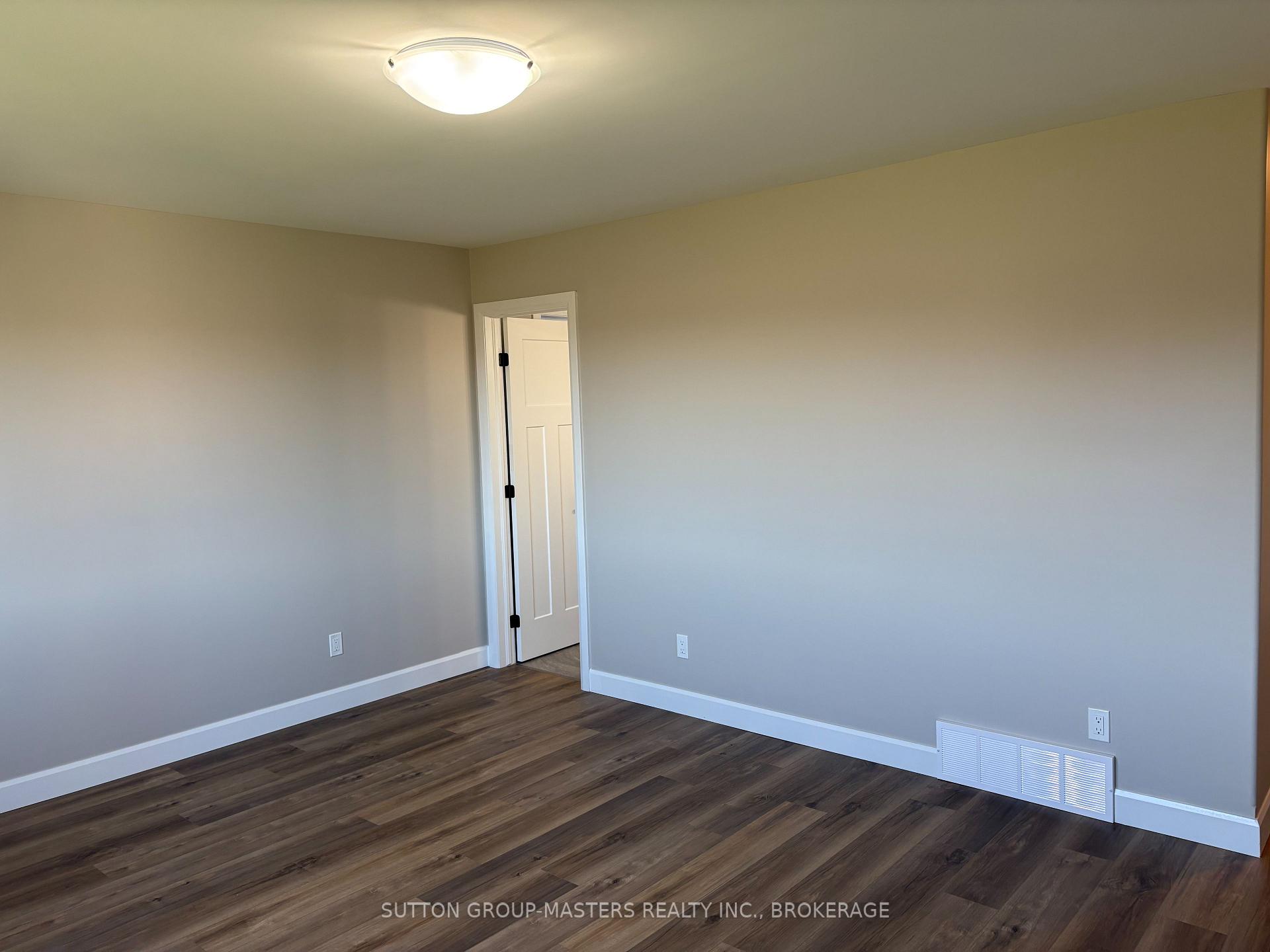 Photo 11 of 812 Windermere Drive, Kingston, City Northwest — HOMEH