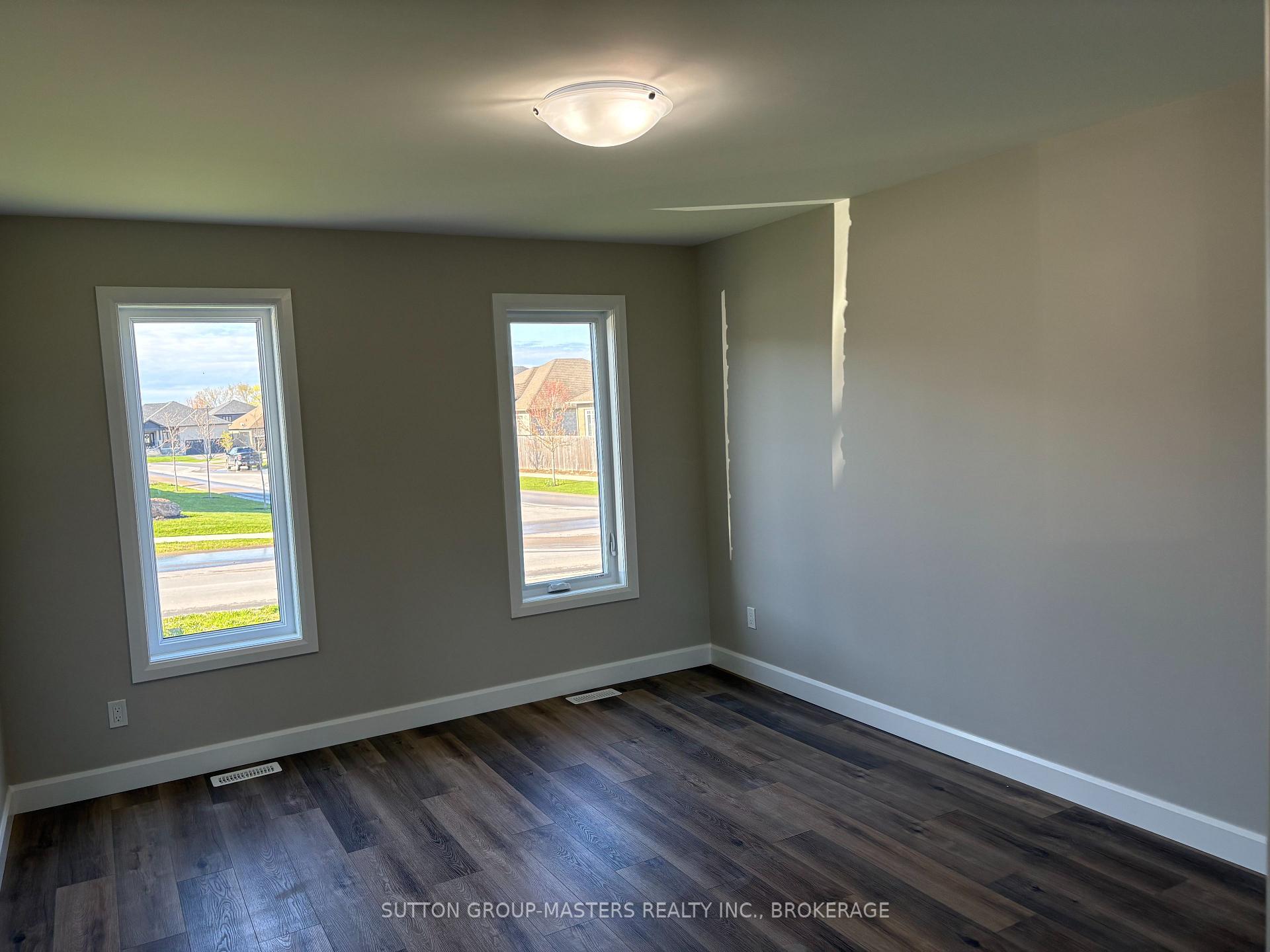 Photo 15 of 812 Windermere Drive, Kingston, City Northwest — HOMEH