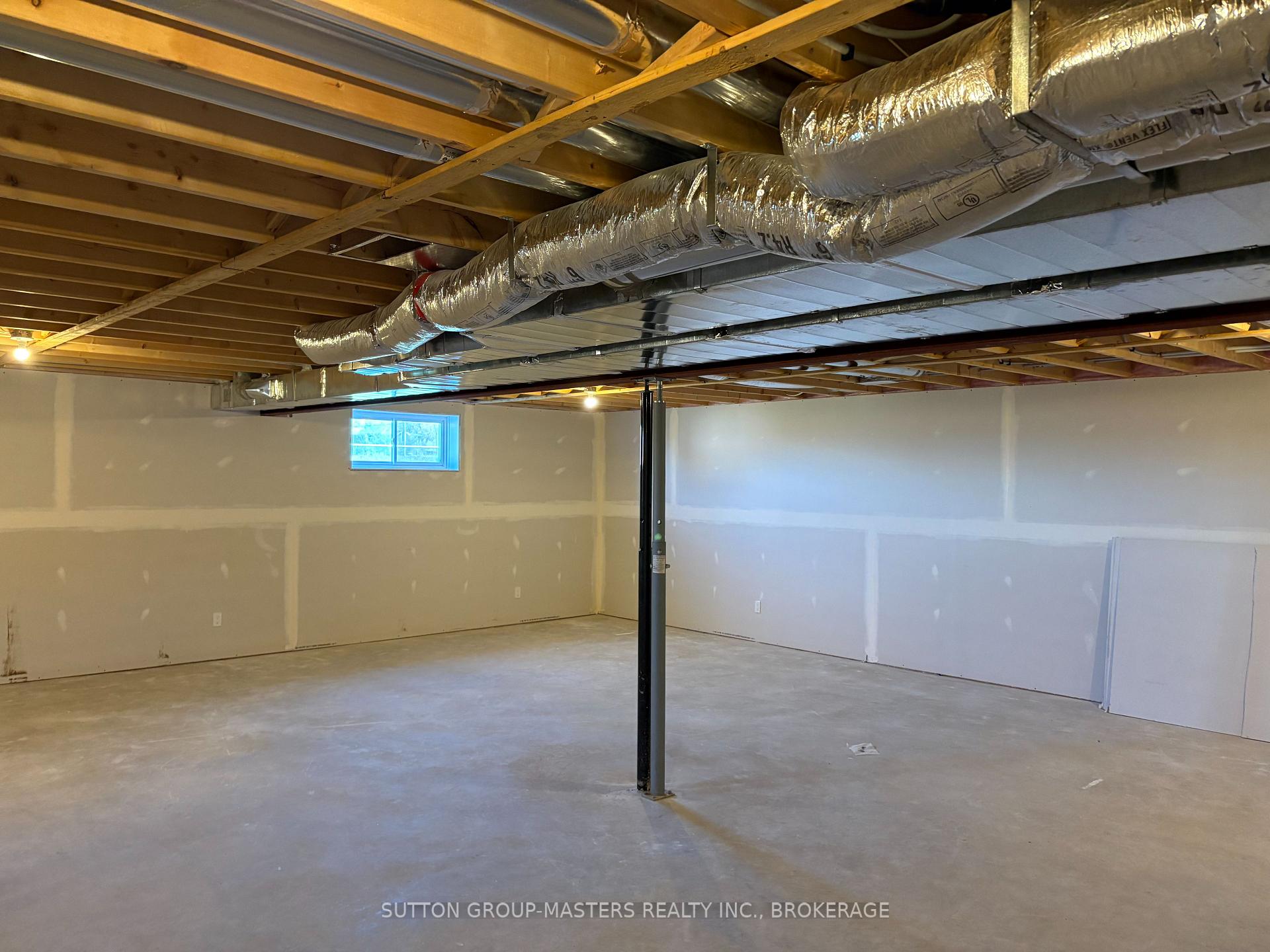 Photo 17 of 812 Windermere Drive, Kingston, City Northwest — HOMEH