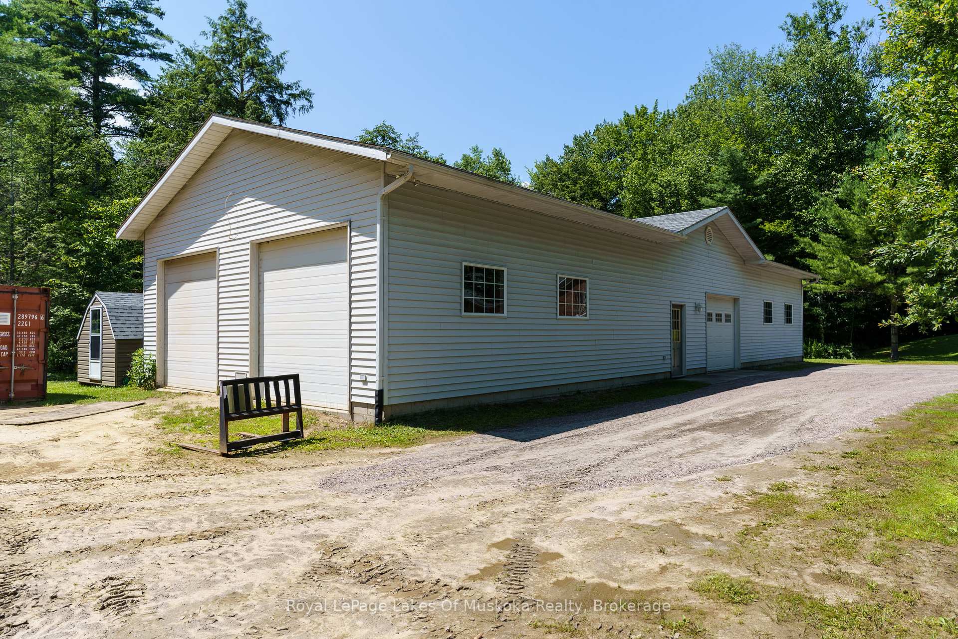 Photo 3 of 1020 Amelia Crescent, Gravenhurst, Morrison — HOMEH