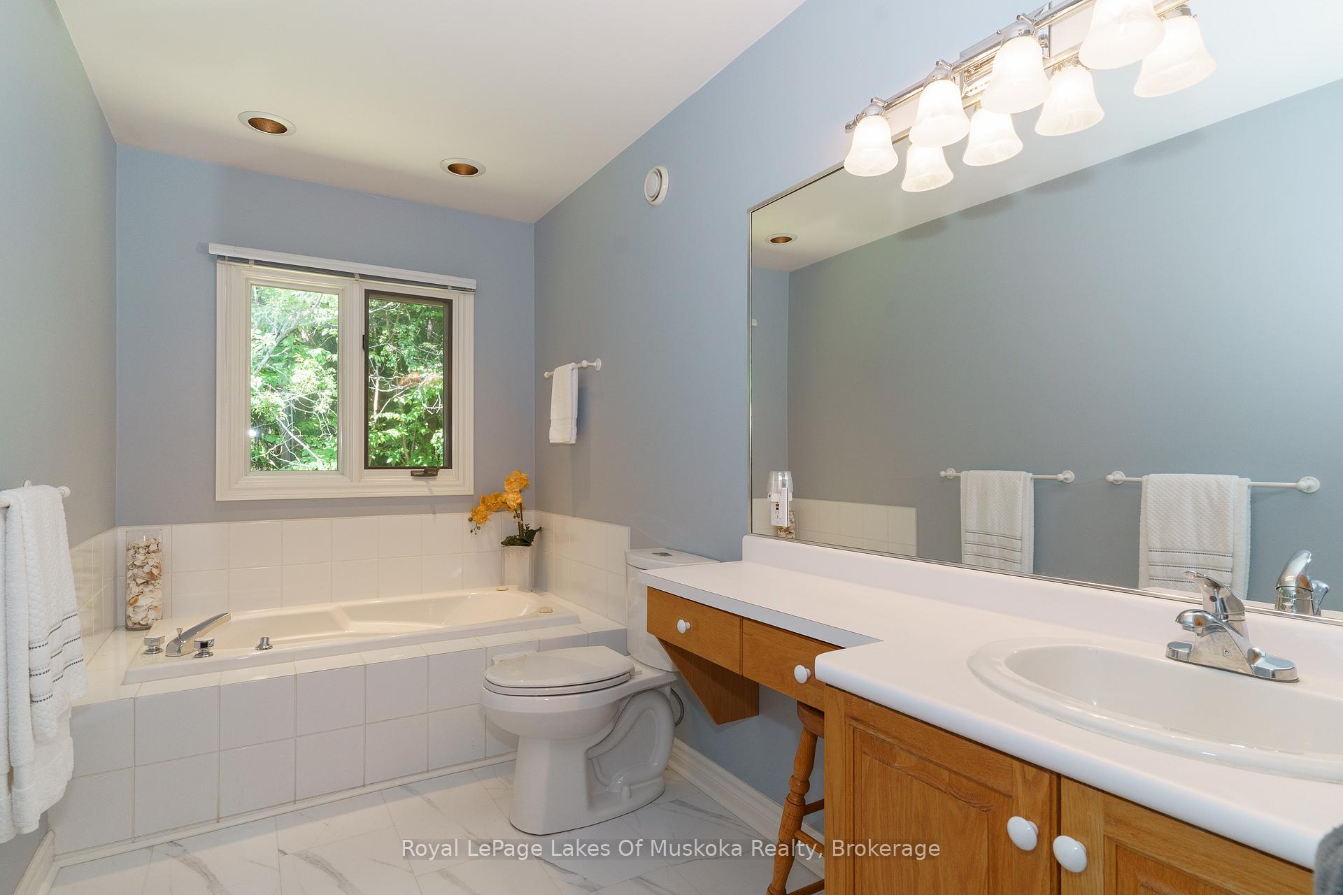 Photo 16 of 1020 Amelia Crescent, Gravenhurst, Morrison — HOMEH