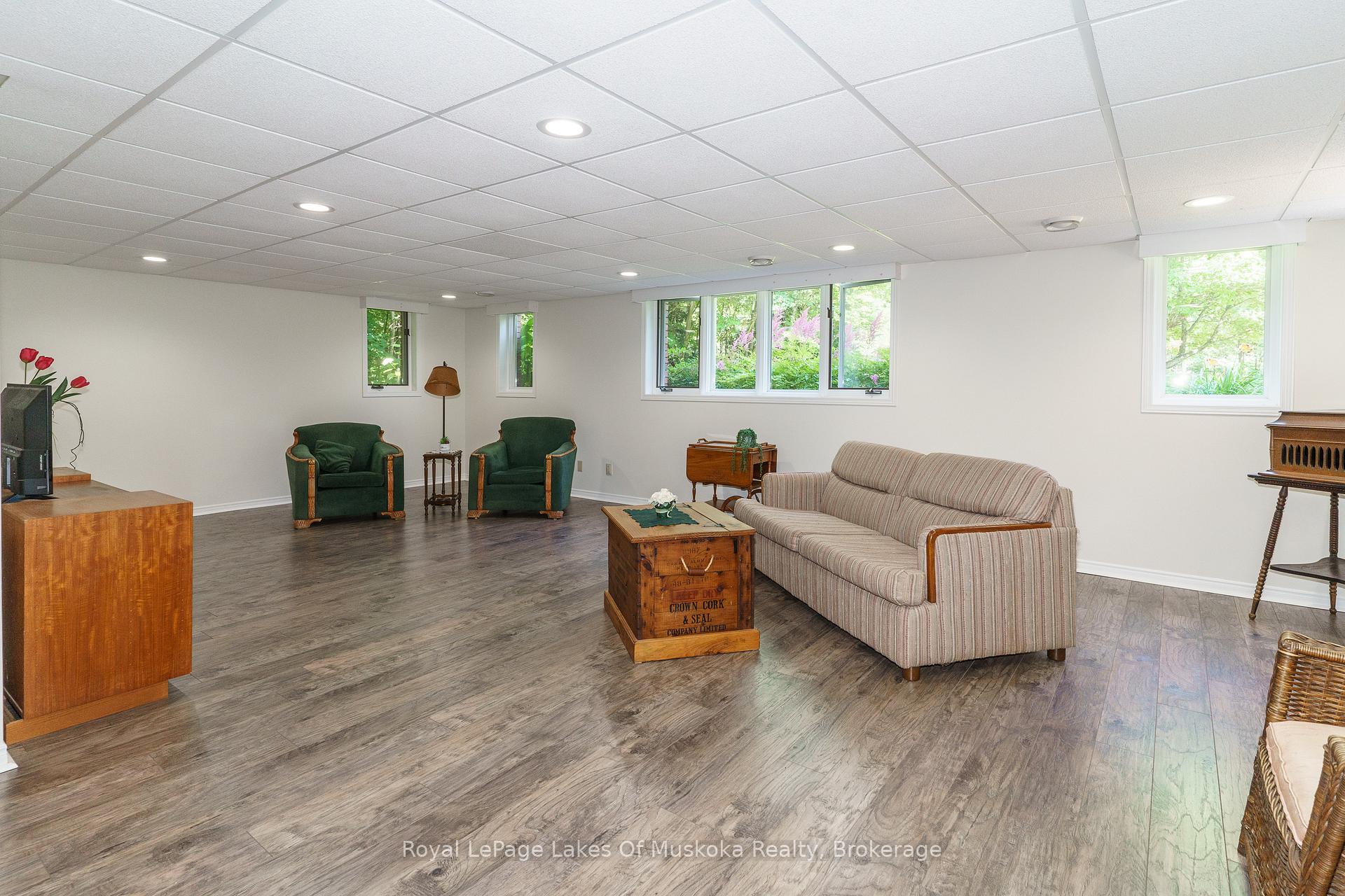 Photo 23 of 1020 Amelia Crescent, Gravenhurst, Morrison — HOMEH