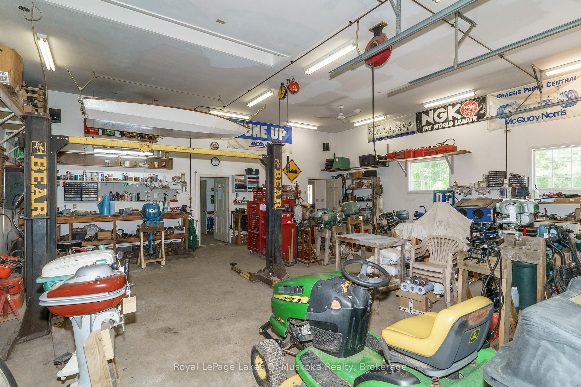 Photo 31 of 1020 Amelia Crescent, Gravenhurst, Morrison — HOMEH