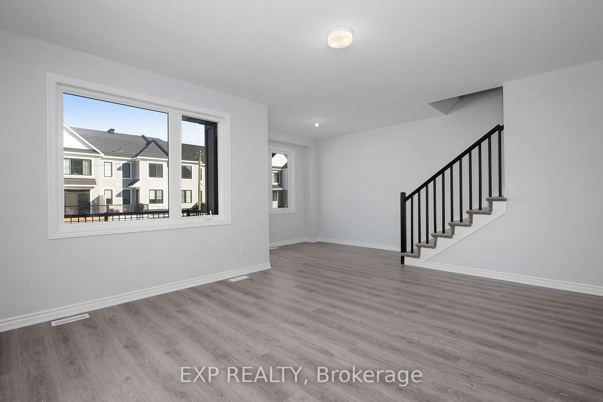 Photo 8 of 96 Ballinora Way, Ottawa, Stittsville (North) — HOMEH