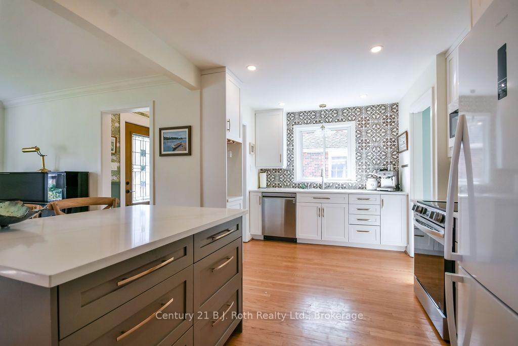 Photo 15 of 157 Parkview Avenue, Orillia — HOMEH