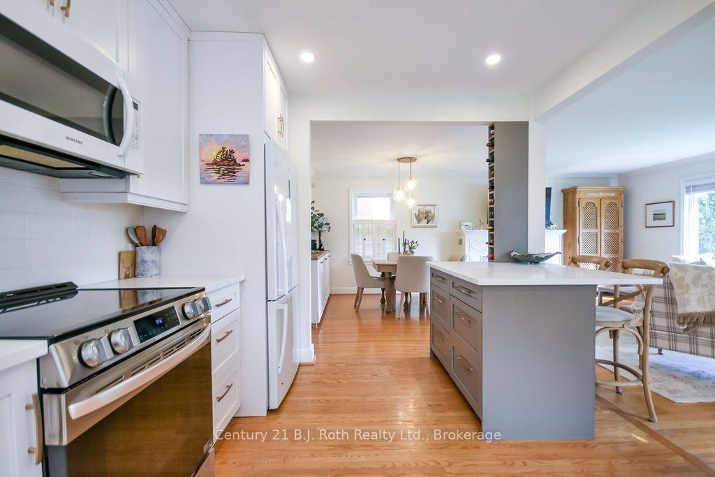 Photo 16 of 157 Parkview Avenue, Orillia — HOMEH