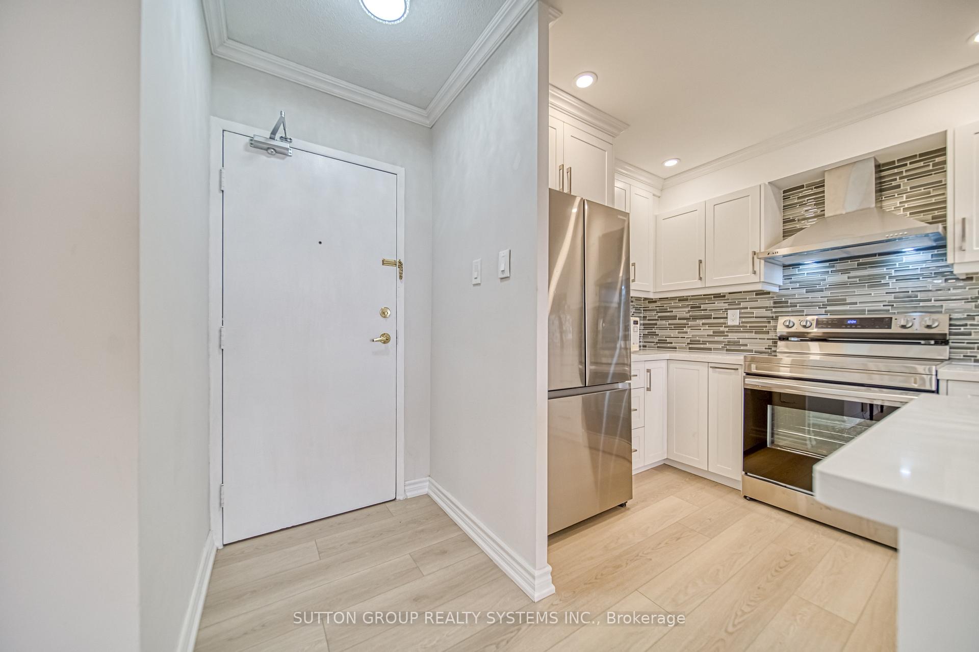 Photo 4 of Unit 1811, 260 Seneca Hill Drive, North York, Don Valley Village — HOMEH