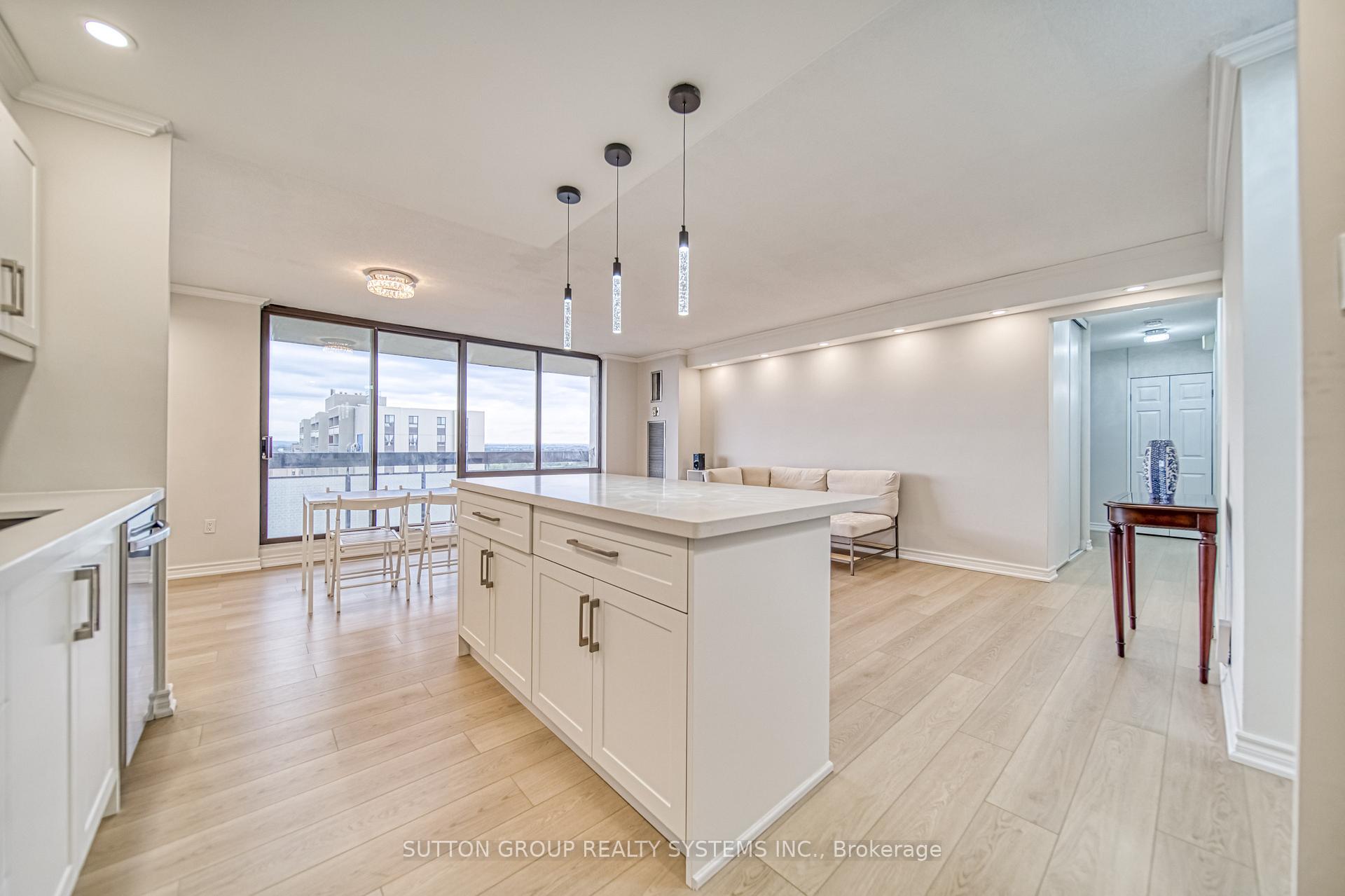 Photo 6 of Unit 1811, 260 Seneca Hill Drive, North York, Don Valley Village — HOMEH