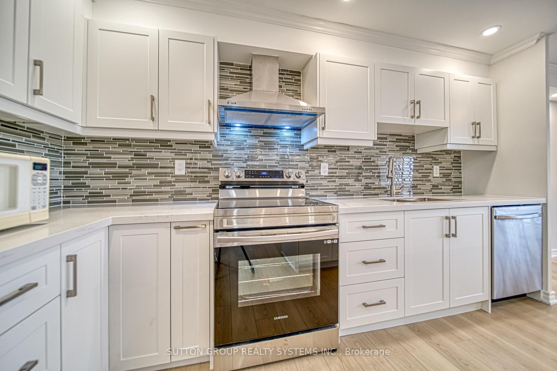Photo 8 of Unit 1811, 260 Seneca Hill Drive, North York, Don Valley Village — HOMEH