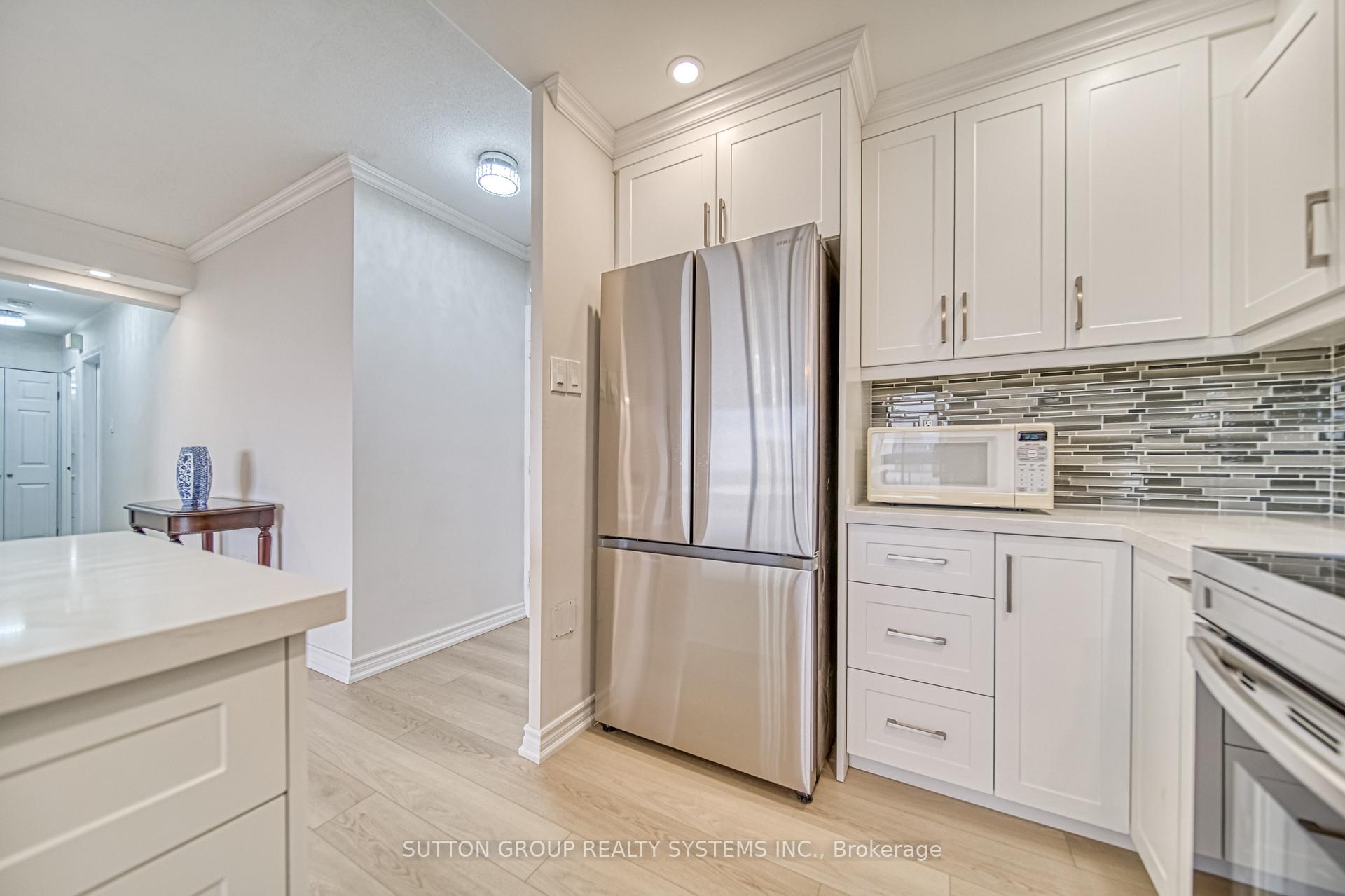 Photo 9 of Unit 1811, 260 Seneca Hill Drive, North York, Don Valley Village — HOMEH