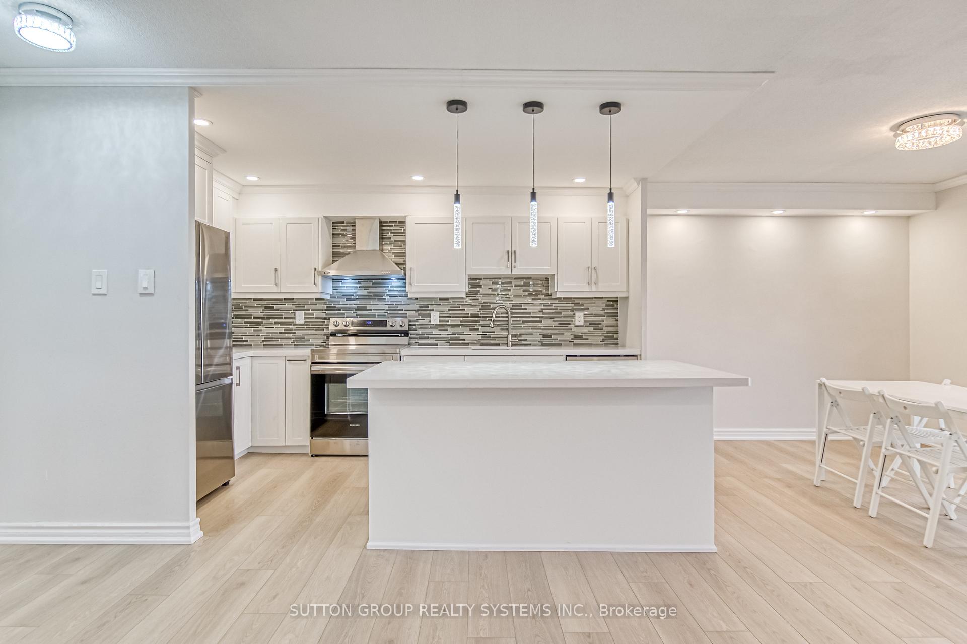 Photo 13 of Unit 1811, 260 Seneca Hill Drive, North York, Don Valley Village — HOMEH